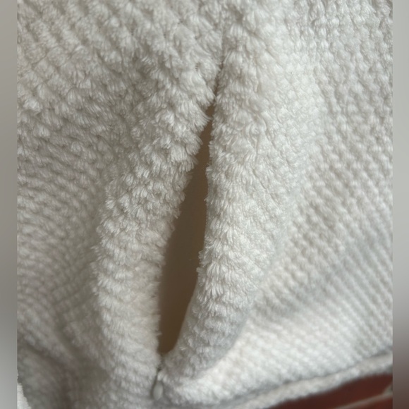 Magellan Outdoors Women’s Classic Fit 1/4 Zip Fleece Small Sweater Pullover B3 - Picture 6 of 7